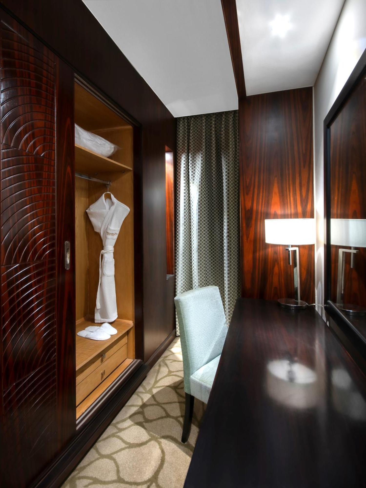 Triumph Luxury 5*